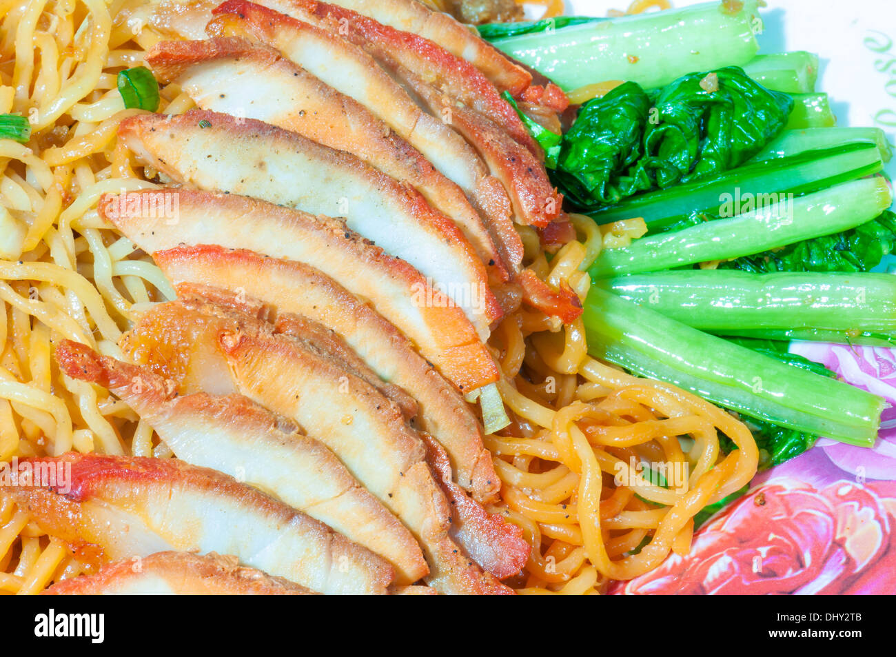 Chinese egg noodles con carne di maiale rosso Foto Stock