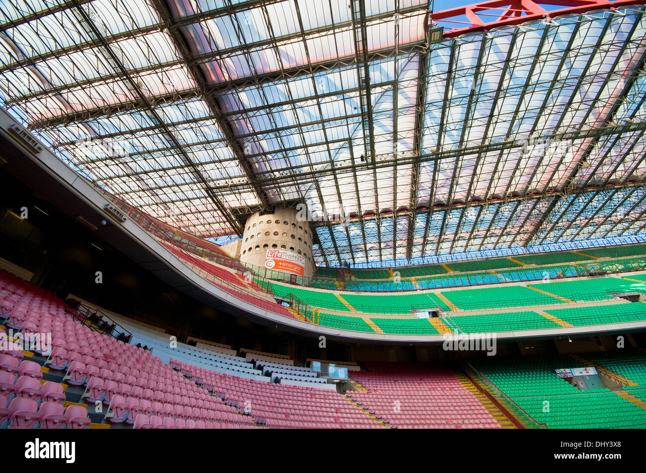 San siro stadium immagini e fotografie stock ad alta risoluzione - Alamy