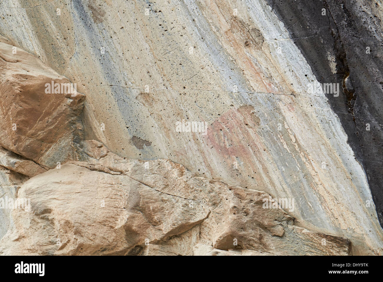 Pitture rupestri nella valle Pumapampa, in alto nelle Ande peruviane. Foto Stock