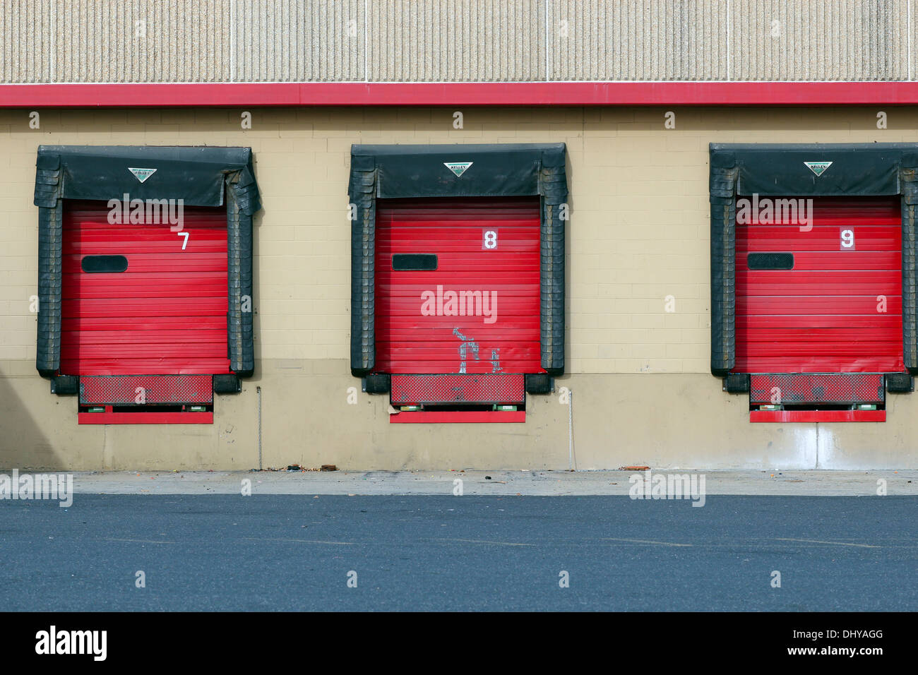 Autocarro autocarro semi banchina di carico. Foto Stock