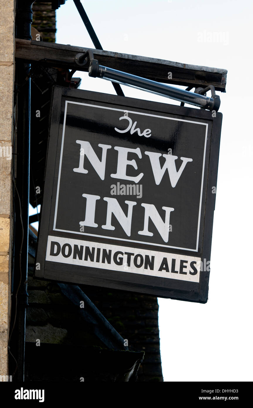 Il New Inn pub segno, Willersey, Gloucestershire, Regno Unito Foto Stock