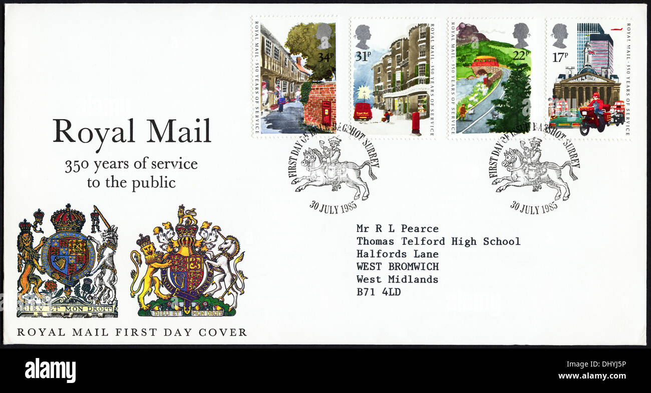 Commemorative Royal Mail 17p 22p 31p e 34p francobollo primo giorno coperchio per Royal Mail 350 anni problema farà fede il timbro postale Bagshot Surrey 30 Luglio 1985 Foto Stock