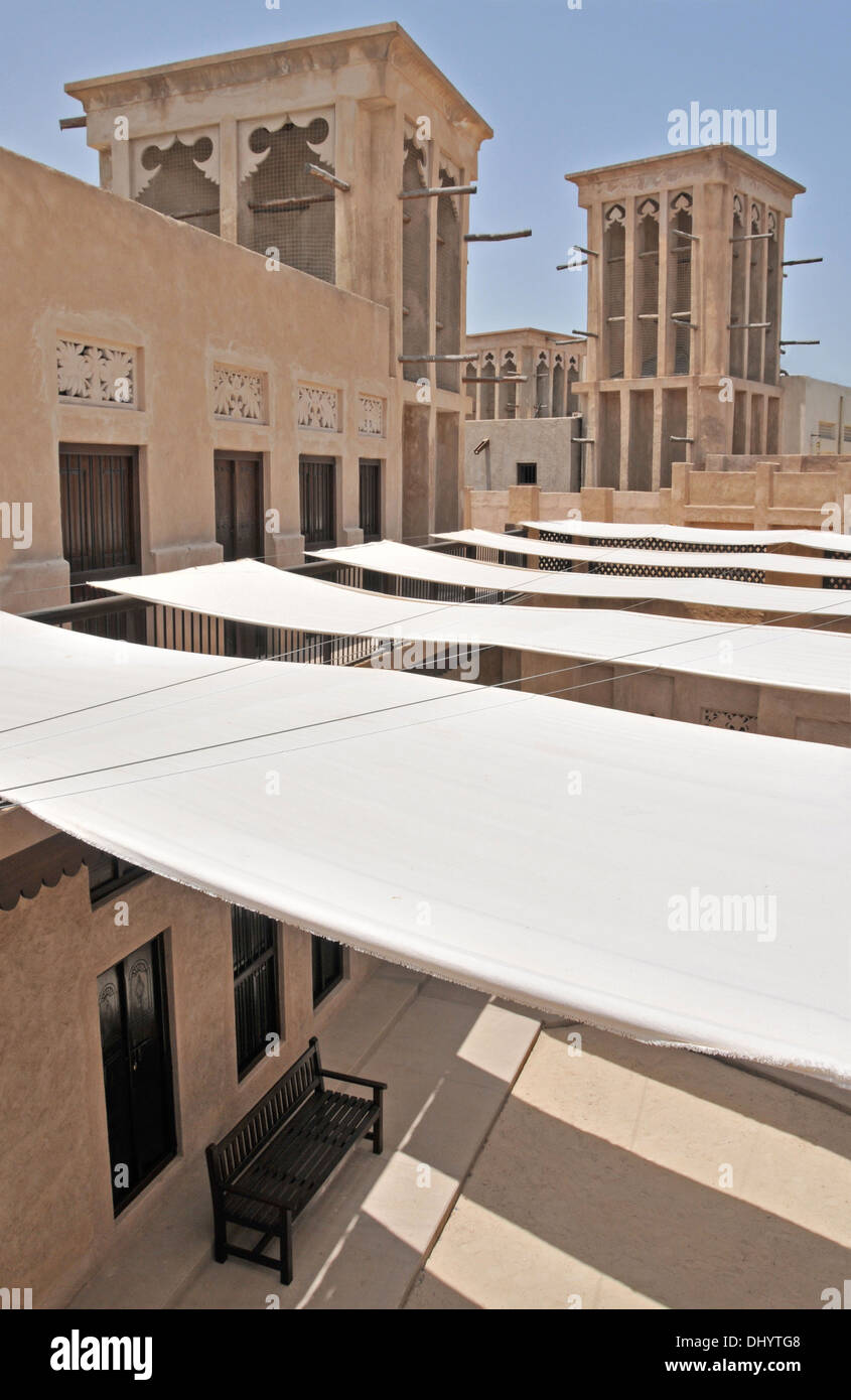Architettura tradizionale architettura tradizionale, Al Bastakiya District, Dubai, Emirati Arabi Uniti. Foto Stock