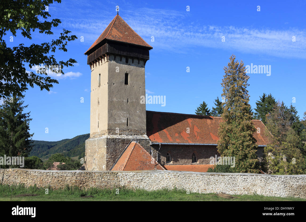 La chiesa fortificata in Malancrav, fortificata del villaggio sassone in Transilvania, dove PrinceCharles ha acquistato le proprietà, Romania Foto Stock