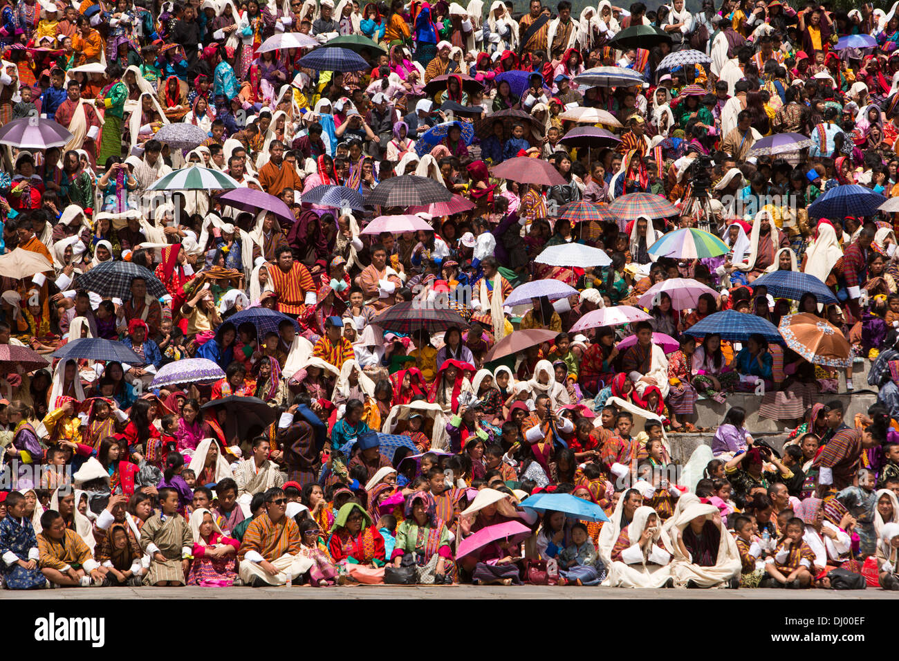 Il Bhutan, Thimpu Dzong, Tsechu annuale, festival pubblico riparo dal sole Foto Stock