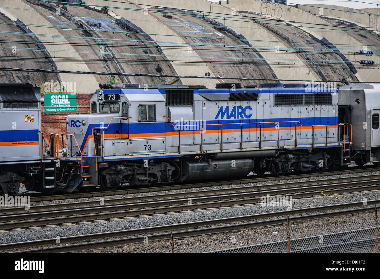 MARC GP39H-2 locomotiva n. 73 fuori della Union Station, Washington DC Foto Stock