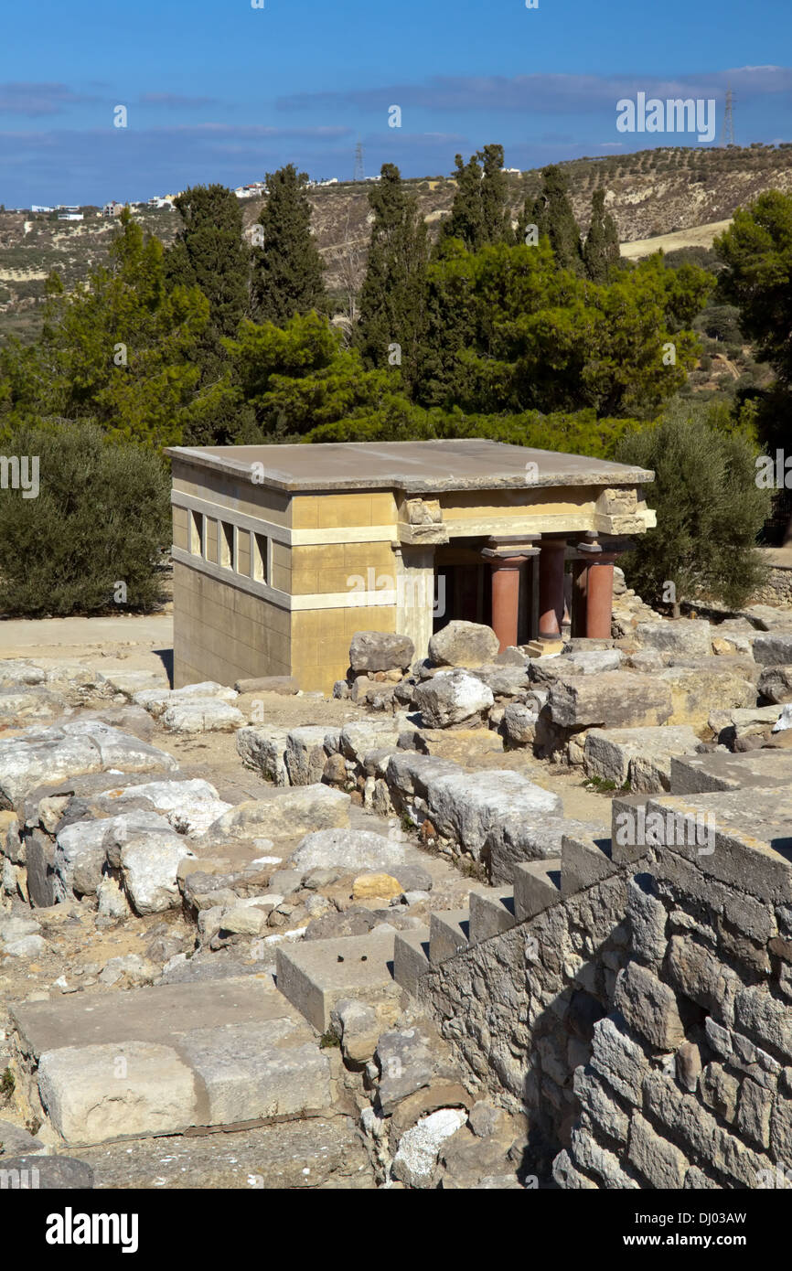 Vista sul palazzo minoico di Cnosso, del II millennio A.C. la regione di Heraklion, sull'isola di Creta, Grecia. Foto Stock