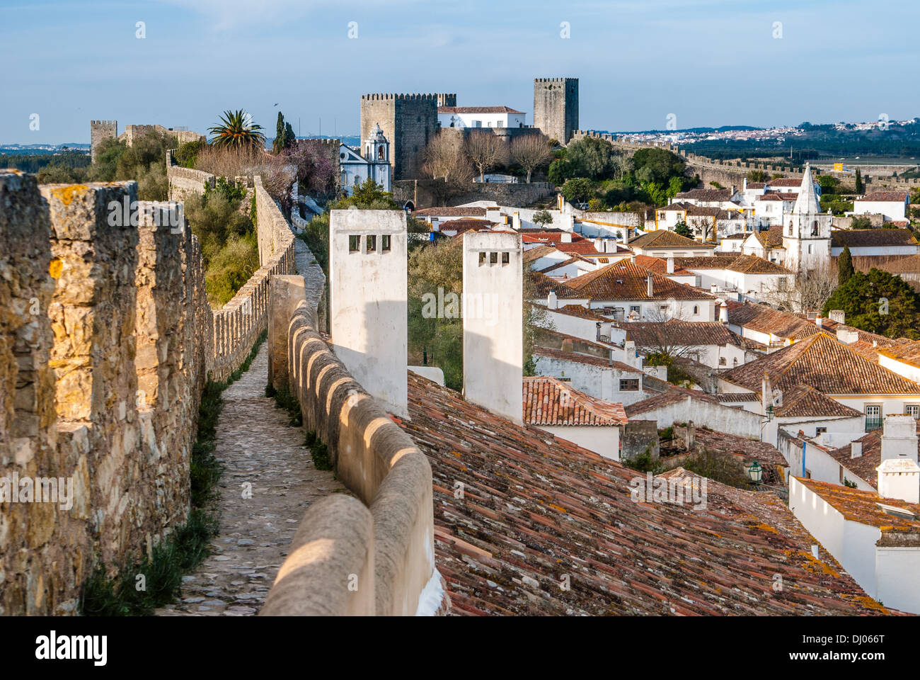 Obidos - vecchia città fortificata in Portogallo. Il nome di Obidos deriva probabilmente dal termine latino oppidum, significato cittadella, Foto Stock
