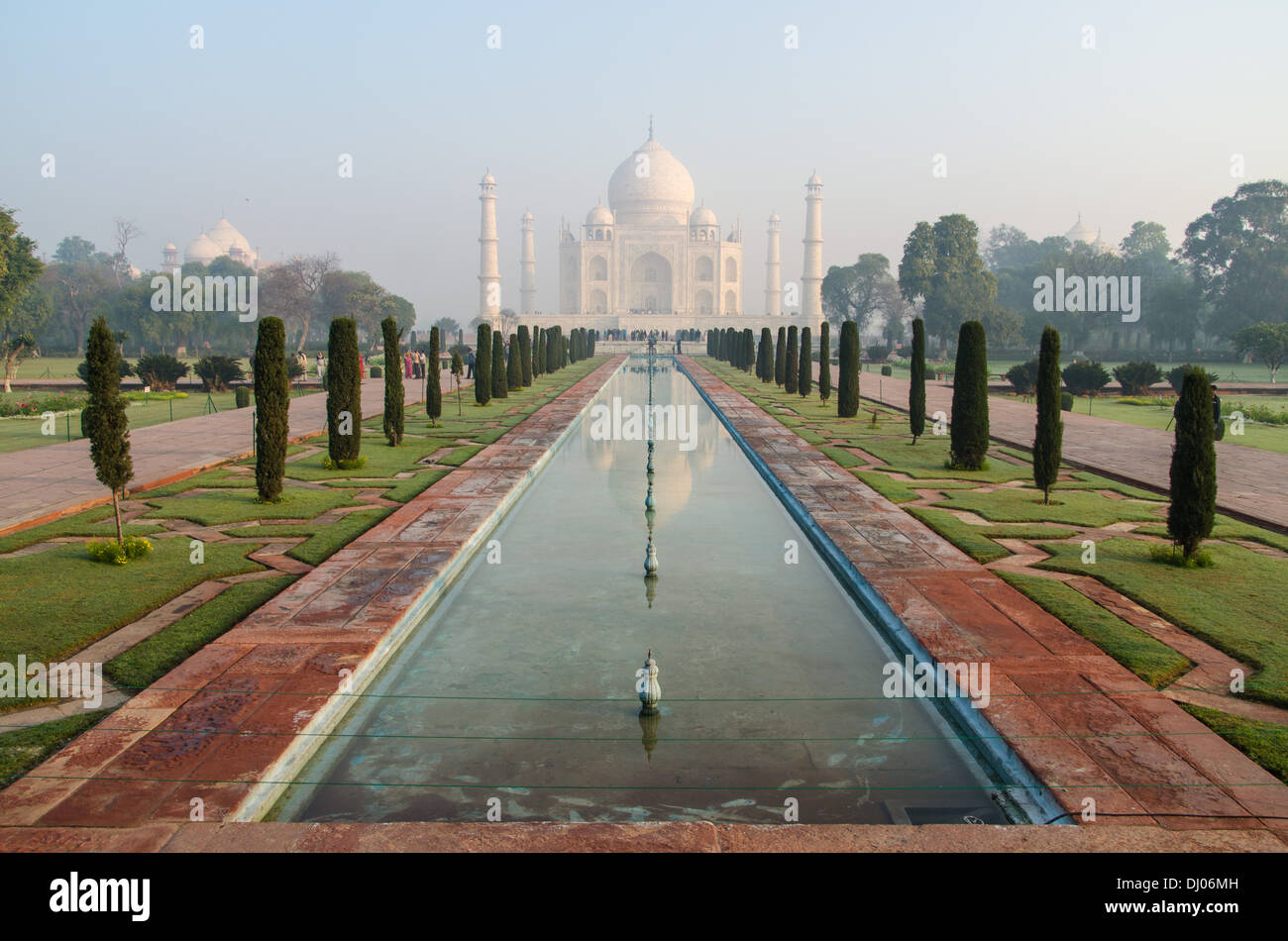 Il Taj Mahal - una delle sette meraviglie del mondo. Agra, India Foto Stock