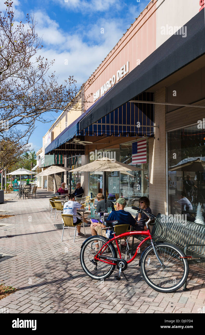 Sidewalk Cafe nel quartiere di San Marco di Jacksonville, Florida, Stati Uniti d'America Foto Stock