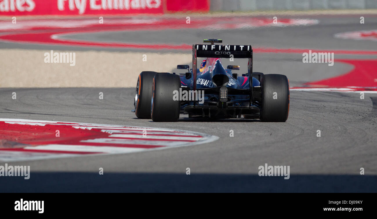 Sebastian Vettel in testa curva 5 in Formula 1 Gran Premio degli Stati Uniti presso il circuito delle Americhe vicino a Austin, TX Foto Stock