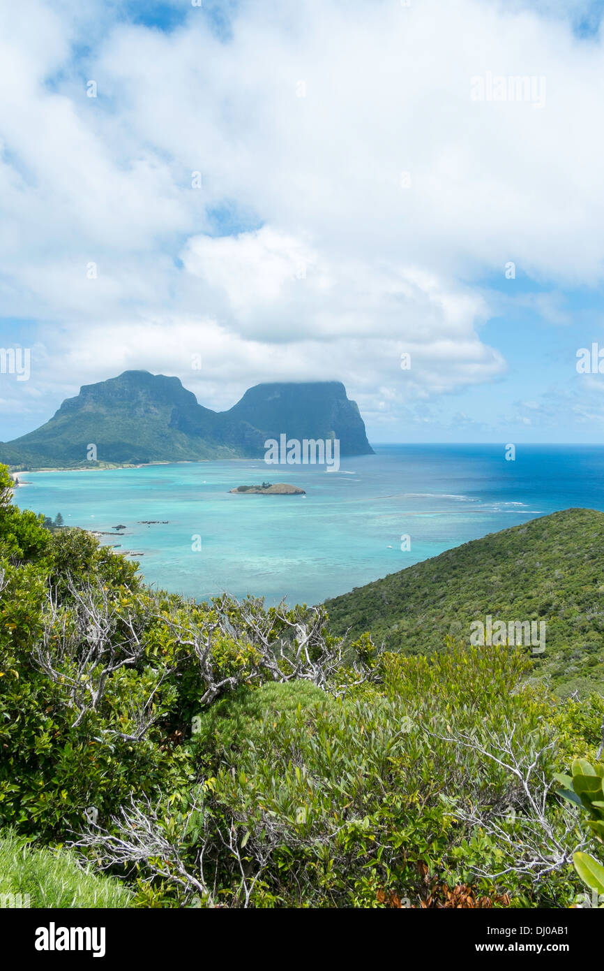 Vista su Isola di Lord Howe dal sentiero che conduce a Kim's Lookout, Australia Foto Stock