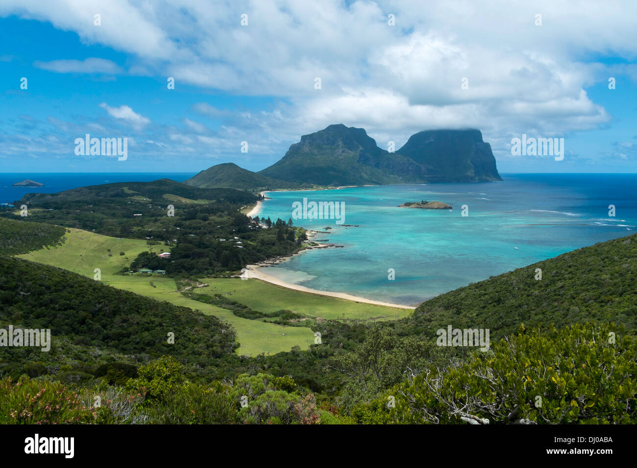 Vista su Isola di Lord Howe dal sentiero escursionistico che conduce a Kim's Lookout, Australia Foto Stock