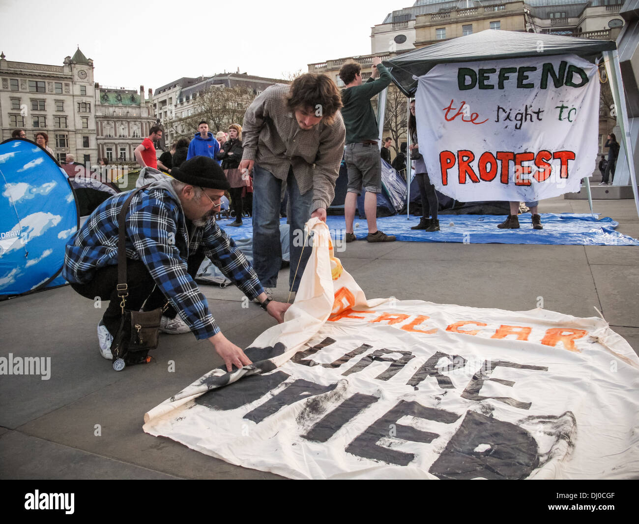 Difendere il diritto di occupazione di protesta a Londra in Trafalgar Square Foto Stock