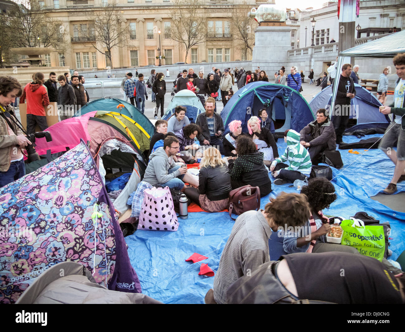 Difendere il diritto di occupazione di protesta a Londra in Trafalgar Square Foto Stock