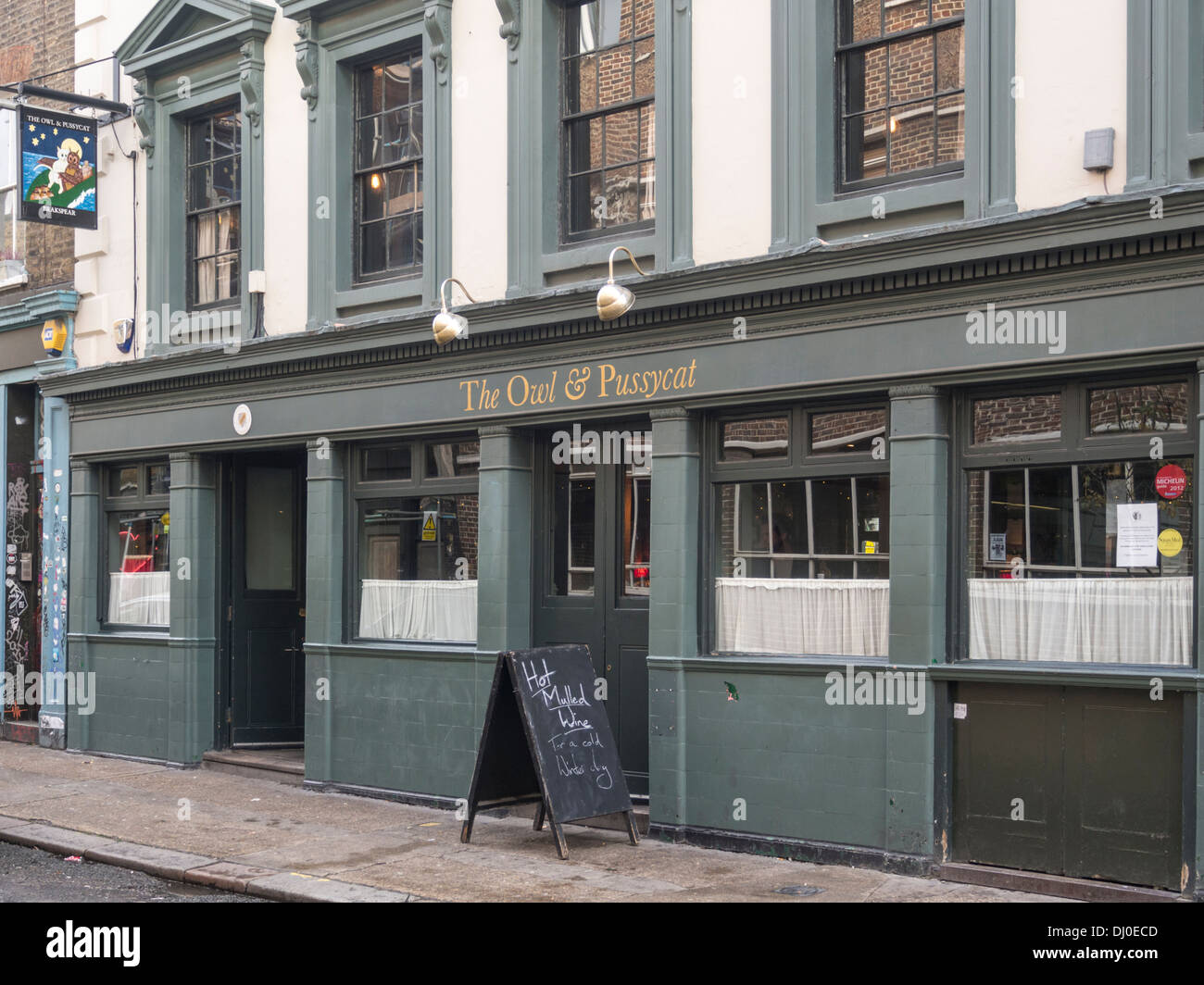 Il Gufo & Pussycat pub in Redchurch Street, Londra, Inghilterra Foto Stock