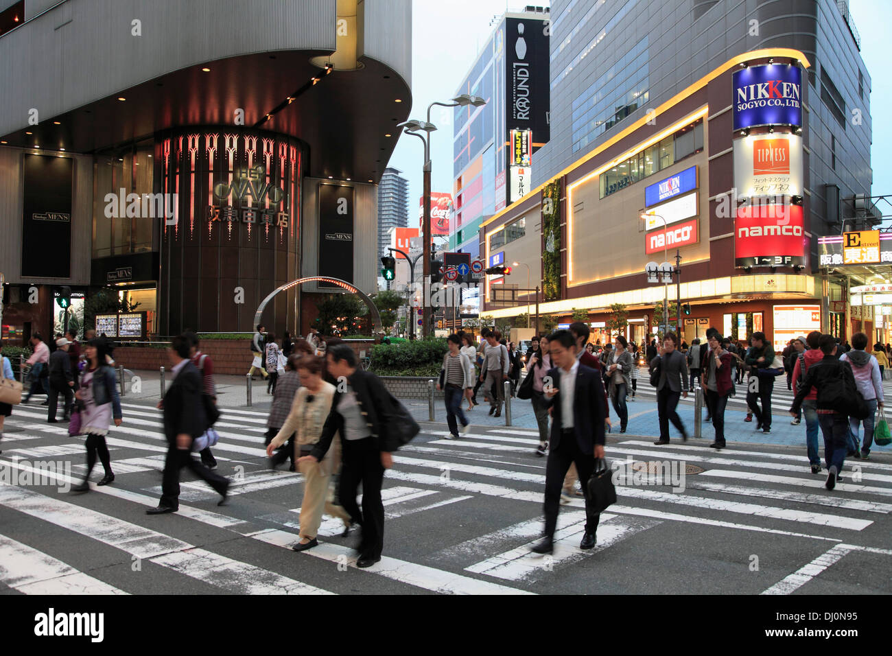 Giappone, Osaka, Kita distretto, scene di strada, Foto Stock