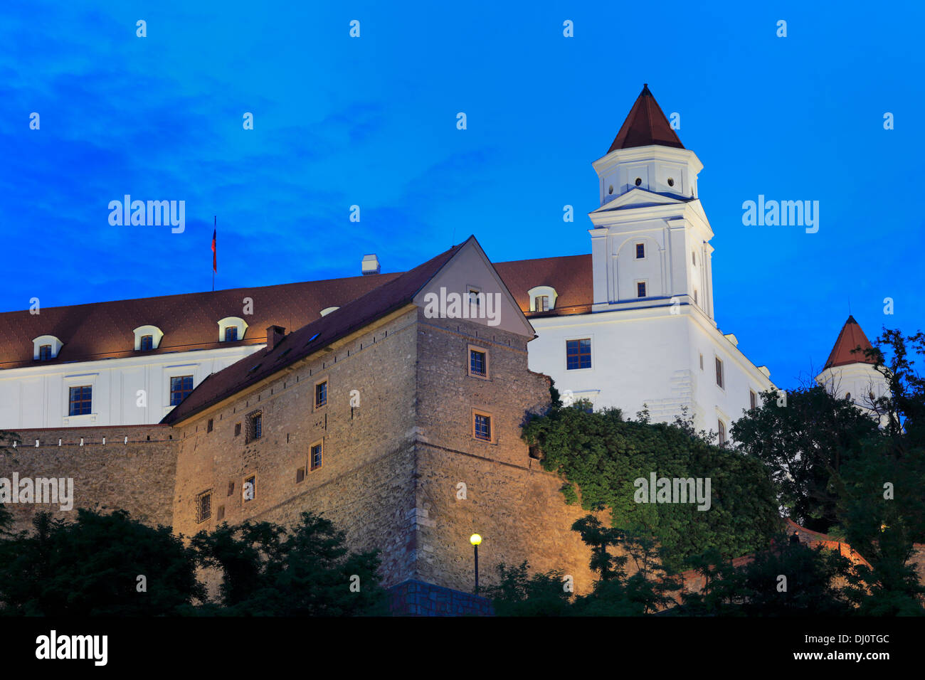 Castello di Bratislava di notte, Bratislava, Slovacchia Foto Stock