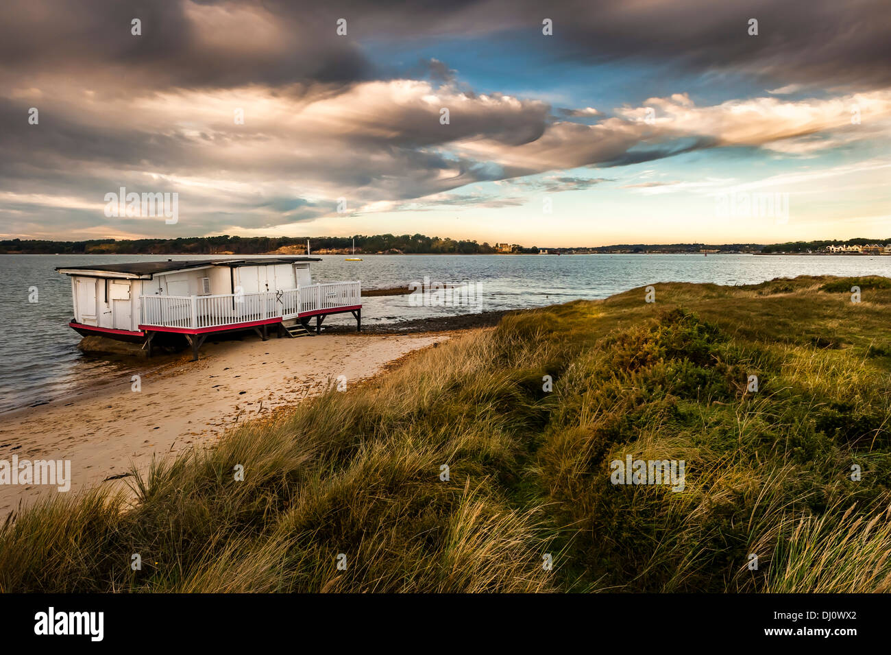 Vecchia casa galleggiante Bramble Bush Bay, Poole Harbour Foto Stock