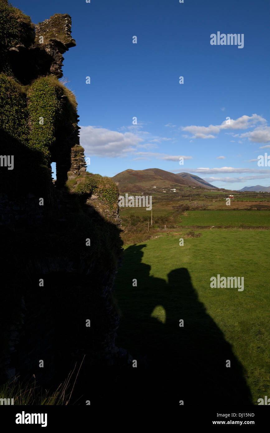 Ballycarberry Castello, costruito intorno al XVI secolo, nei pressi di Caherciveen, Ring of Kerry County Kerry, Irlanda Foto Stock