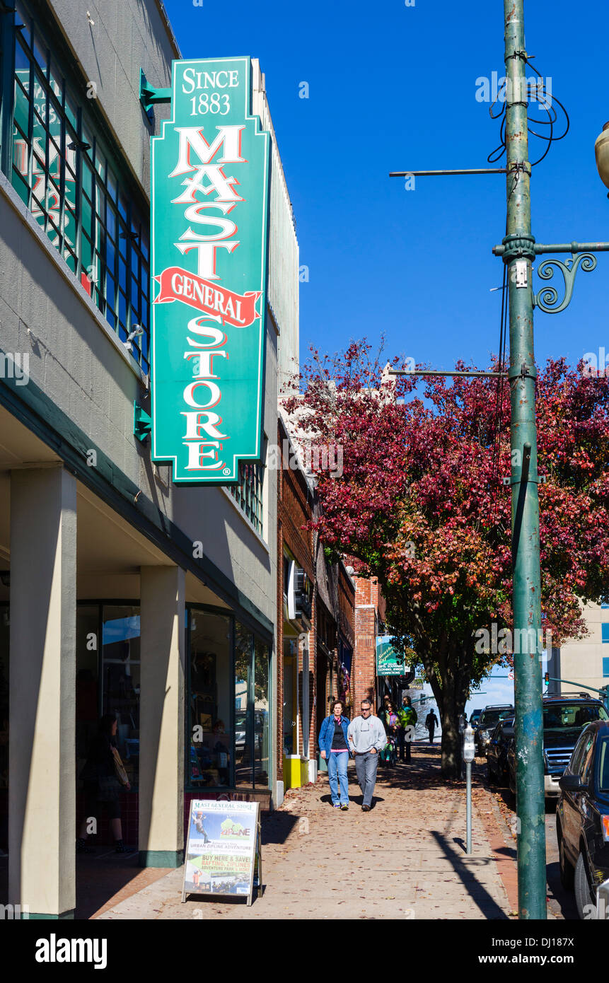 Il 19thC Mast General Store on Biltmore Avenue nel centro di Asheville, North Carolina, STATI UNITI D'AMERICA Foto Stock
