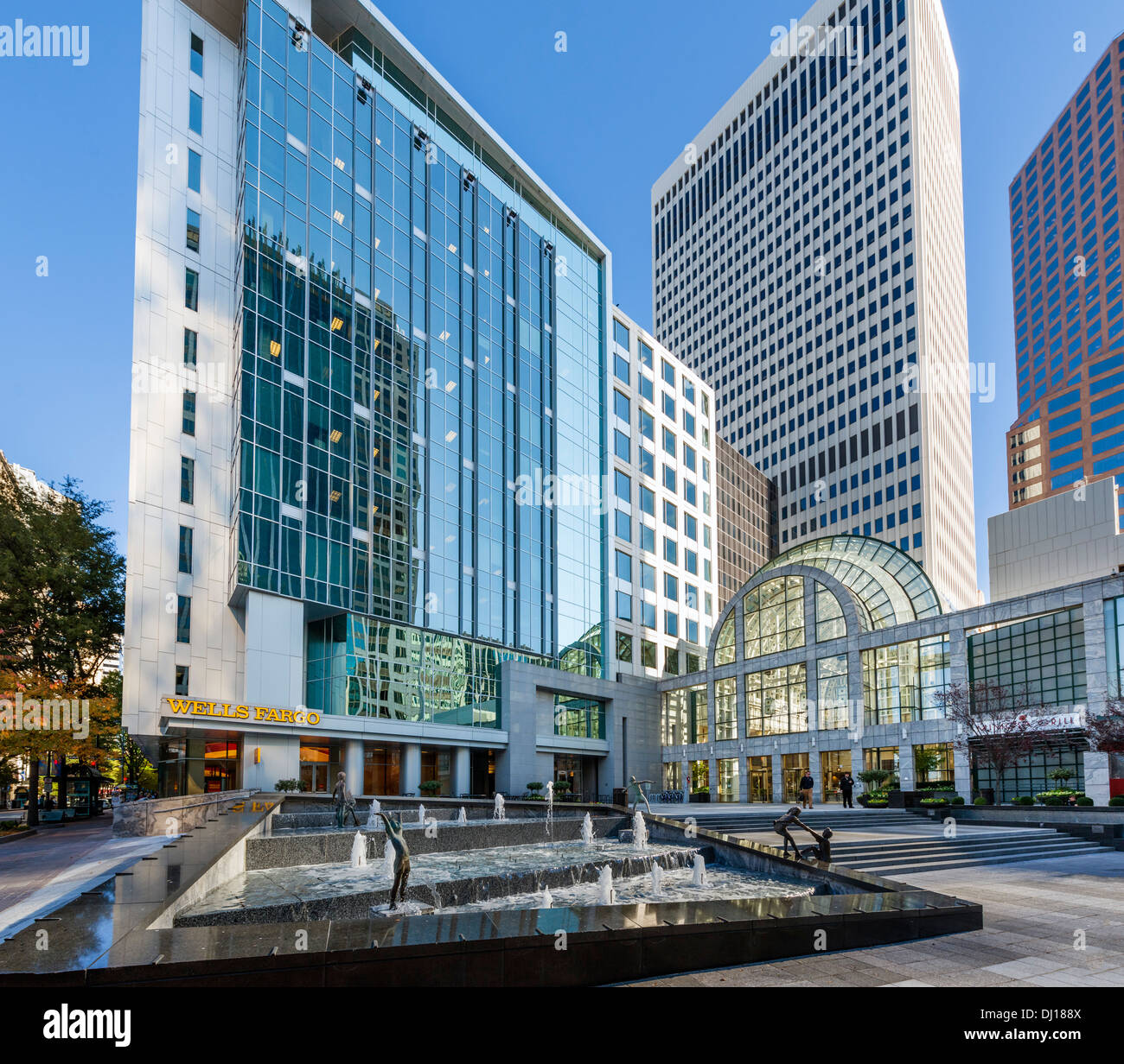 Il Plaza a due Wells Fargo Center in downtown Charlotte, North Carolina, STATI UNITI D'AMERICA Foto Stock