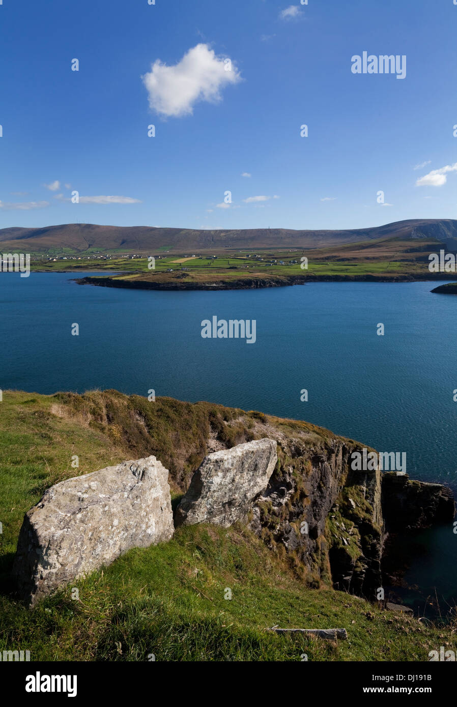 Portmagee e circonda, da Valencia Island, l'anello di Kerry, la Contea di Kerry, Irlanda Foto Stock
