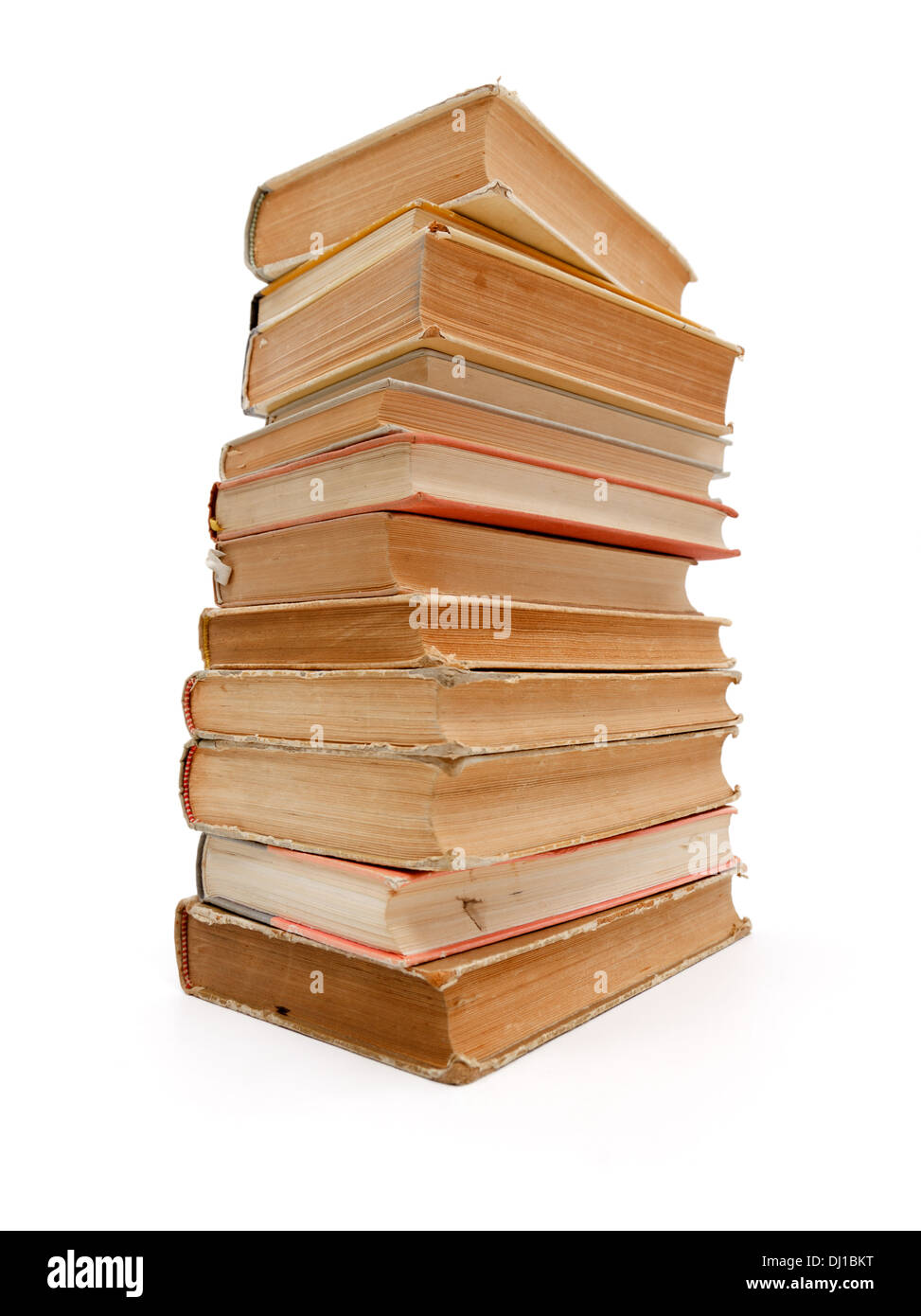 Ampio angolo di visione di una pila di vecchi libri Foto Stock