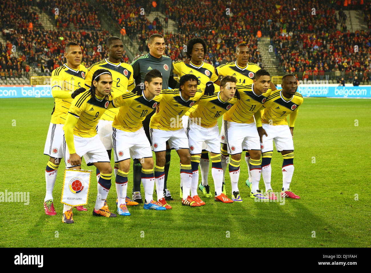 Bruxelles, Belgio. Xiv Nov, 2013. Colombia team group line-up (COL) Calcio : Colombia team foto di gruppo (riga superiore - L a R) Aldo Ramirez, Christian Zapata, Faryd Mondragon, Carlos Sanchez, Luis Perea (riga inferiore - L a R) Radamel Falcao, James Rodriguez, Juan Guillermo Cuadrado, Santiago Arias, Luis Muriel e Pablo Armero prima della international amichevole tra Belgio 0-2 Colombia a Stade Roi Baudouin di Bruxelles in Belgio . © Kenzaburo Matsuoka/AFLO/Alamy Live News Foto Stock