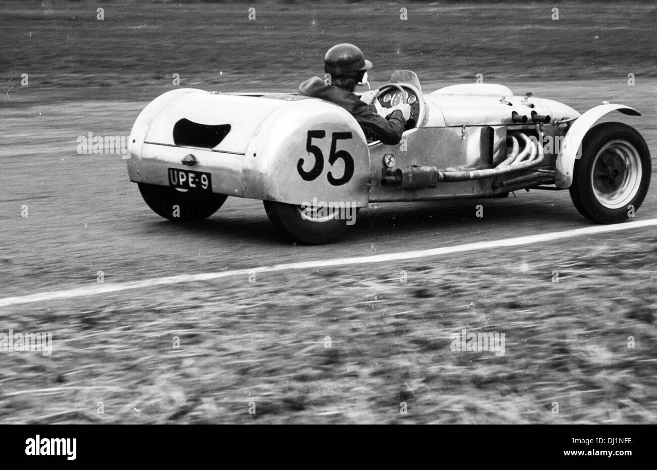 Un marchio Lotus VI racing a Castle Combe, Inghilterra 3 aprile 1954. Foto Stock