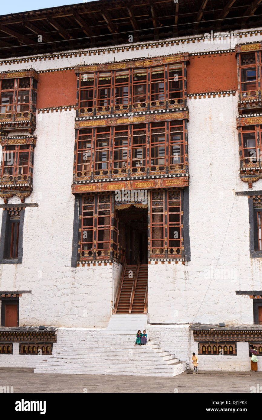 Il Bhutan, Thimpu Dzong, sala da preghiera in interno cortile del monastero Foto Stock