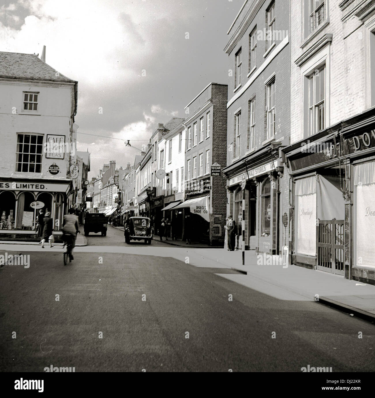 Anni '50, immagine storica di questa epoca che mostra una strada nella città costiera di Minehead, Somerset, Inghilterra. Foto Stock