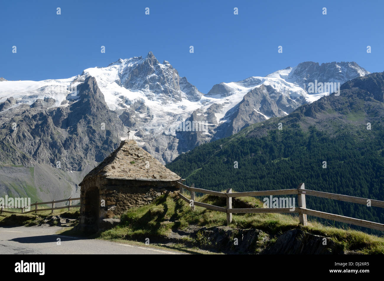 La Meije & Le Chazelet Oratoire o Oratorio de La Grave Parco Nazionale degli Ecrins Alpi Francesi Hautes-Alpes Francia Foto Stock