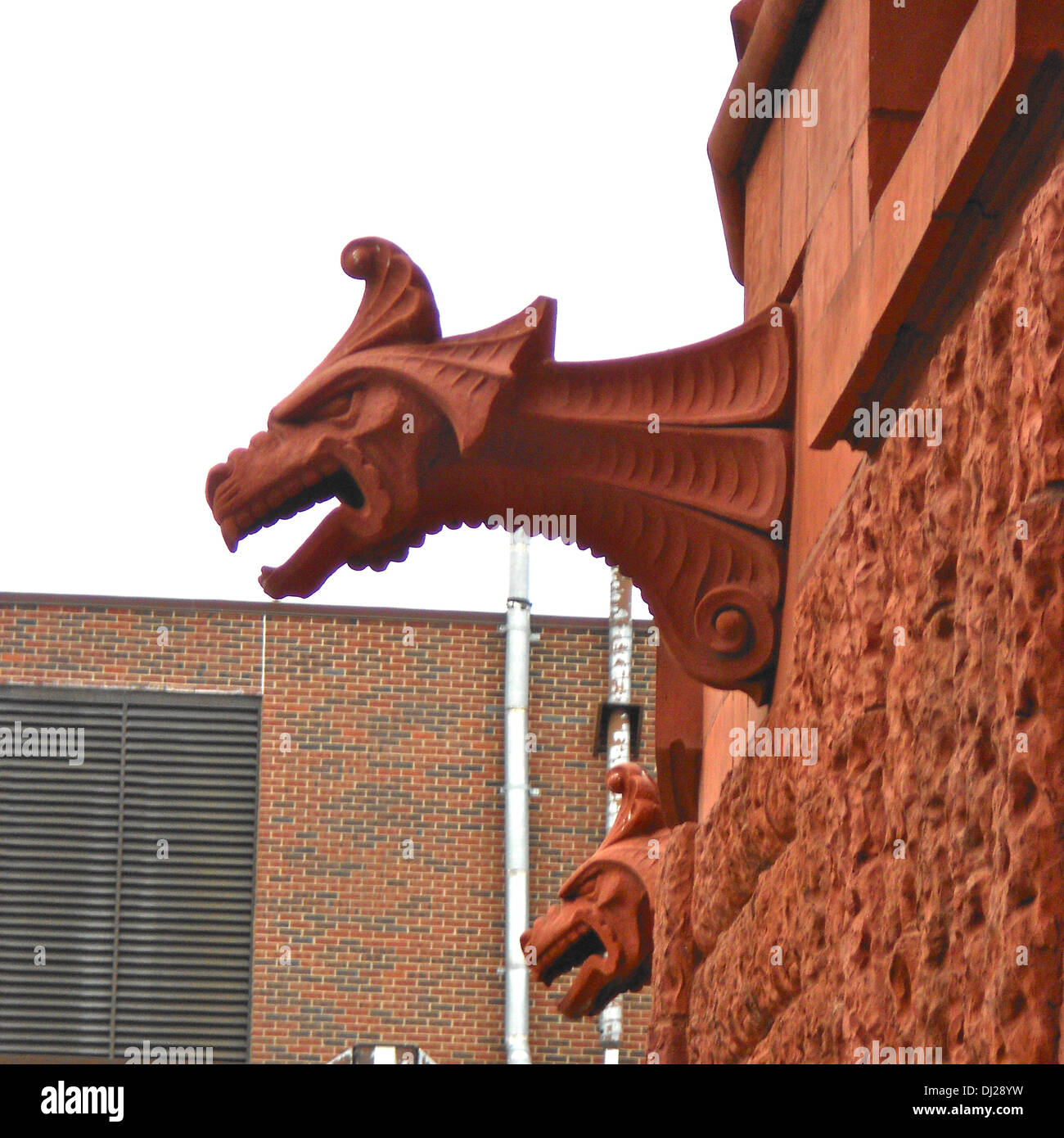 Gargoyle sul Furness libreria elencata sulla NRHP il 19 maggio 1972. Inoltre elencati aNational come punto di riferimento storico. Sulla 34th Street sotto la noce sul campus della University of Pennsylvania in West Philadelphia.Frank Furness, architetto (1888-91). Foto Stock