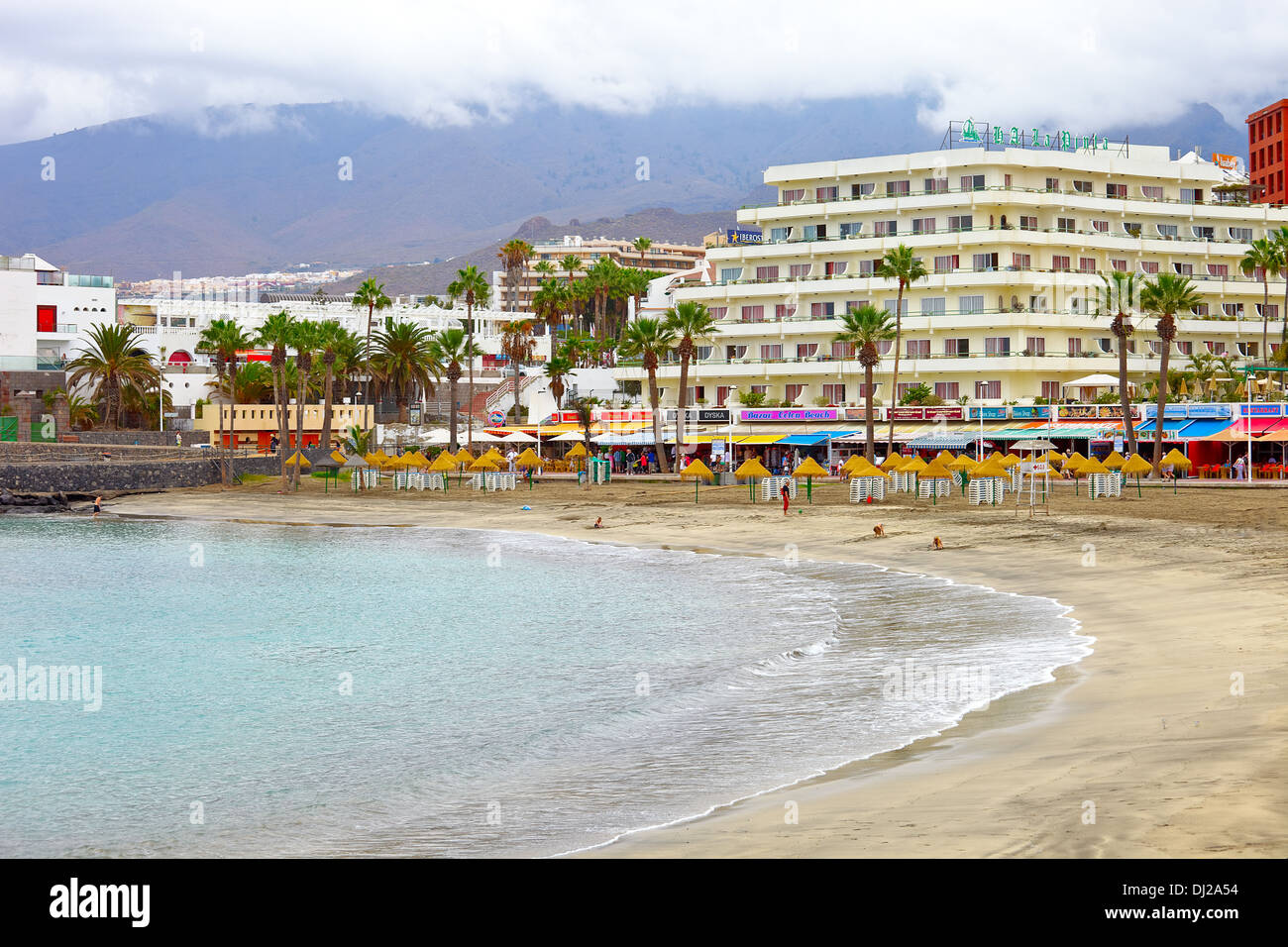 La spiaggia e la città di Playa de las Americas Tenerife (Spagna) Foto Stock