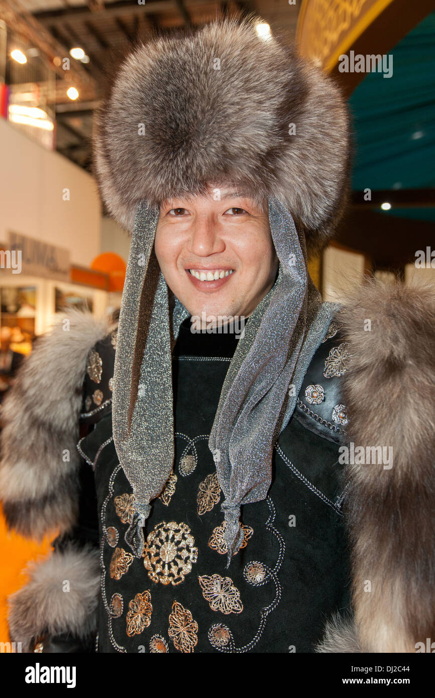 Uomo in mongolo abito tradizionale London REGNO UNITO Foto Stock