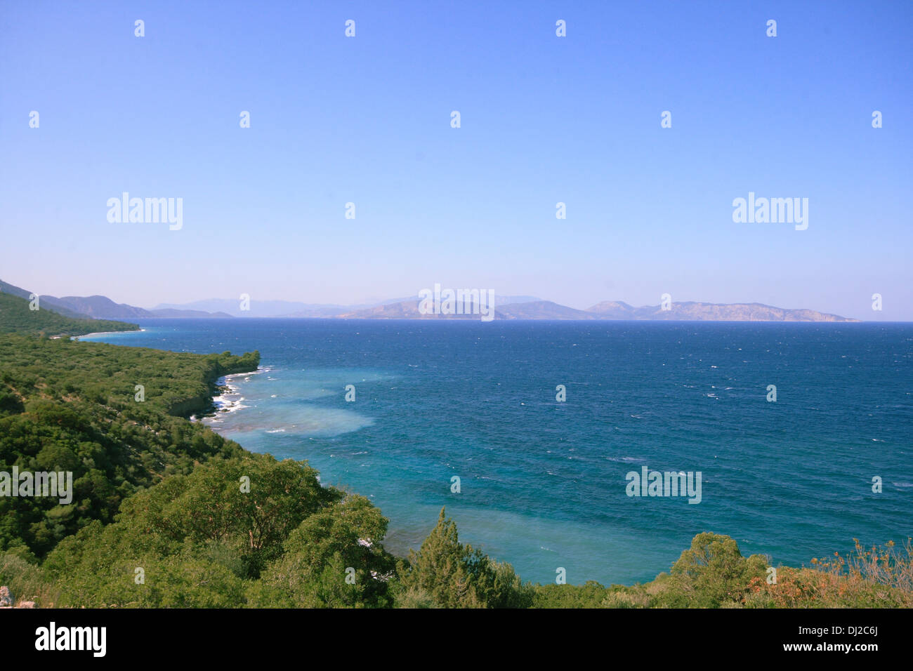 Vista costiera dalla penisola Dilek a Kusadasi Turchia Foto Stock