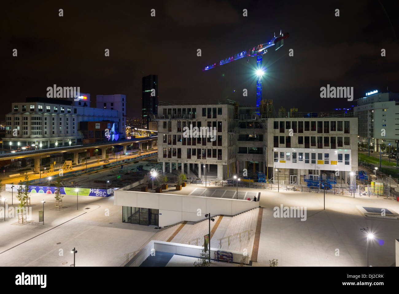 Marsiglia La Joliette zona vicino al porto di notte con silo costruire Foto Stock