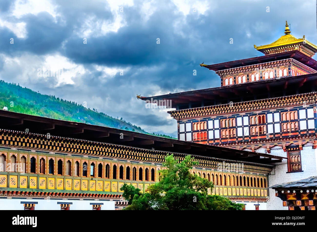 Il Bhutan Landmark Tashichho Dzong, fortezza, centro amministrativo, regio governo del Bhutan, Thimphu, città capitale, Foto Stock