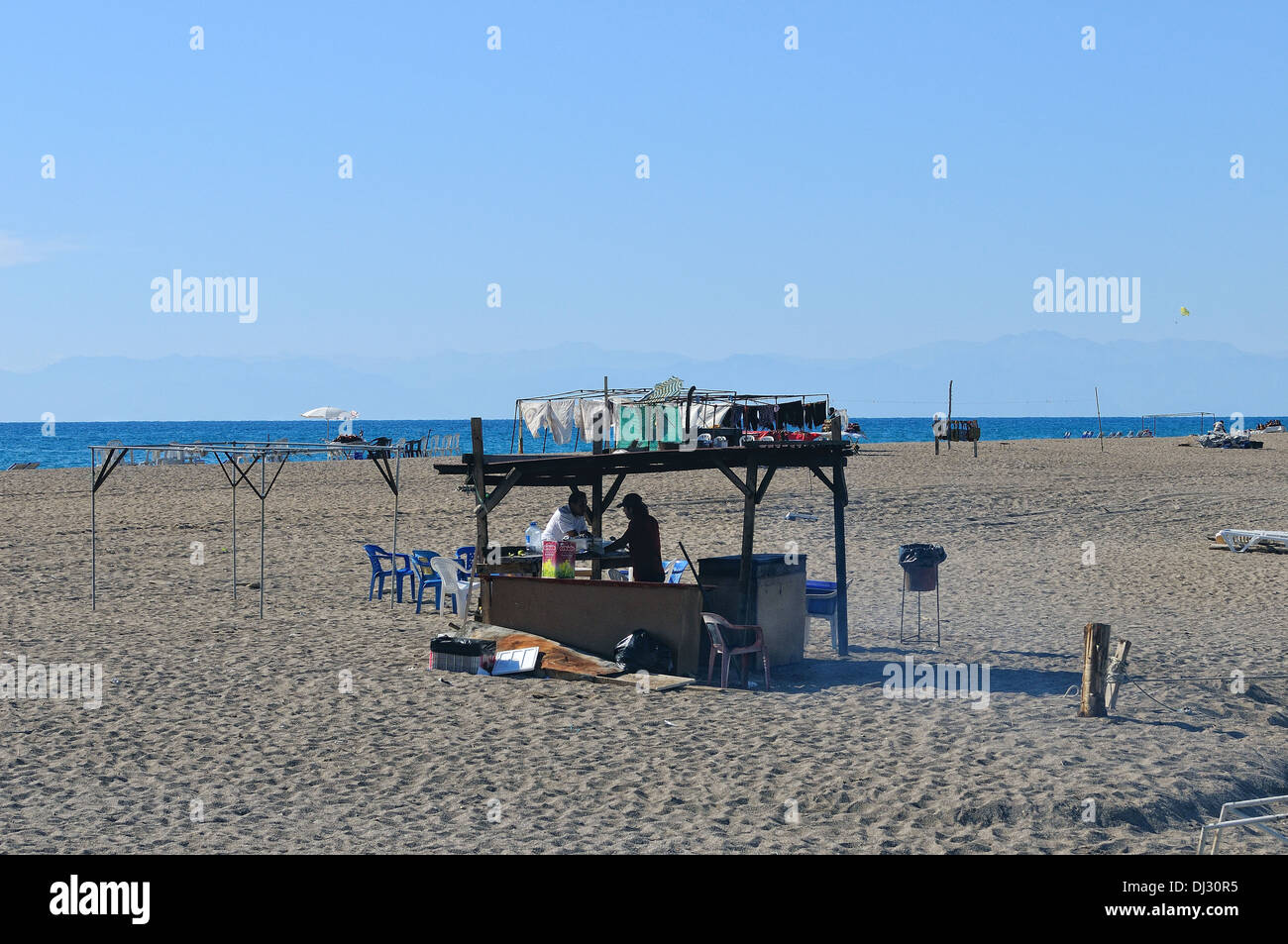 Presso il bar in spiaggia Foto Stock