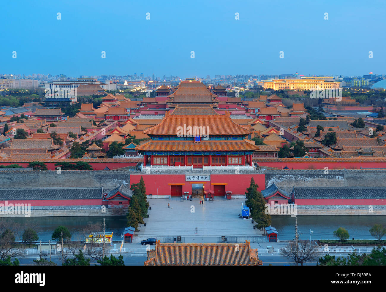 Pechino Città Proibita al tramonto con la pagoda di antica architettura. Foto Stock