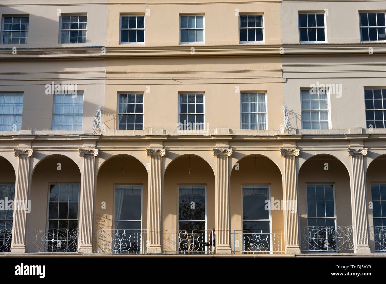 Architettura Regency ed edifici a Cheltenham Regno Unito Foto Stock