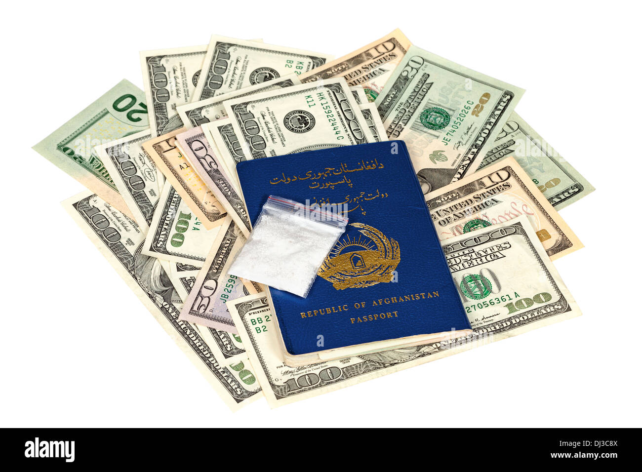 Pacchetto con il farmaco più il passaporto afgano e Dollari USA Foto Stock