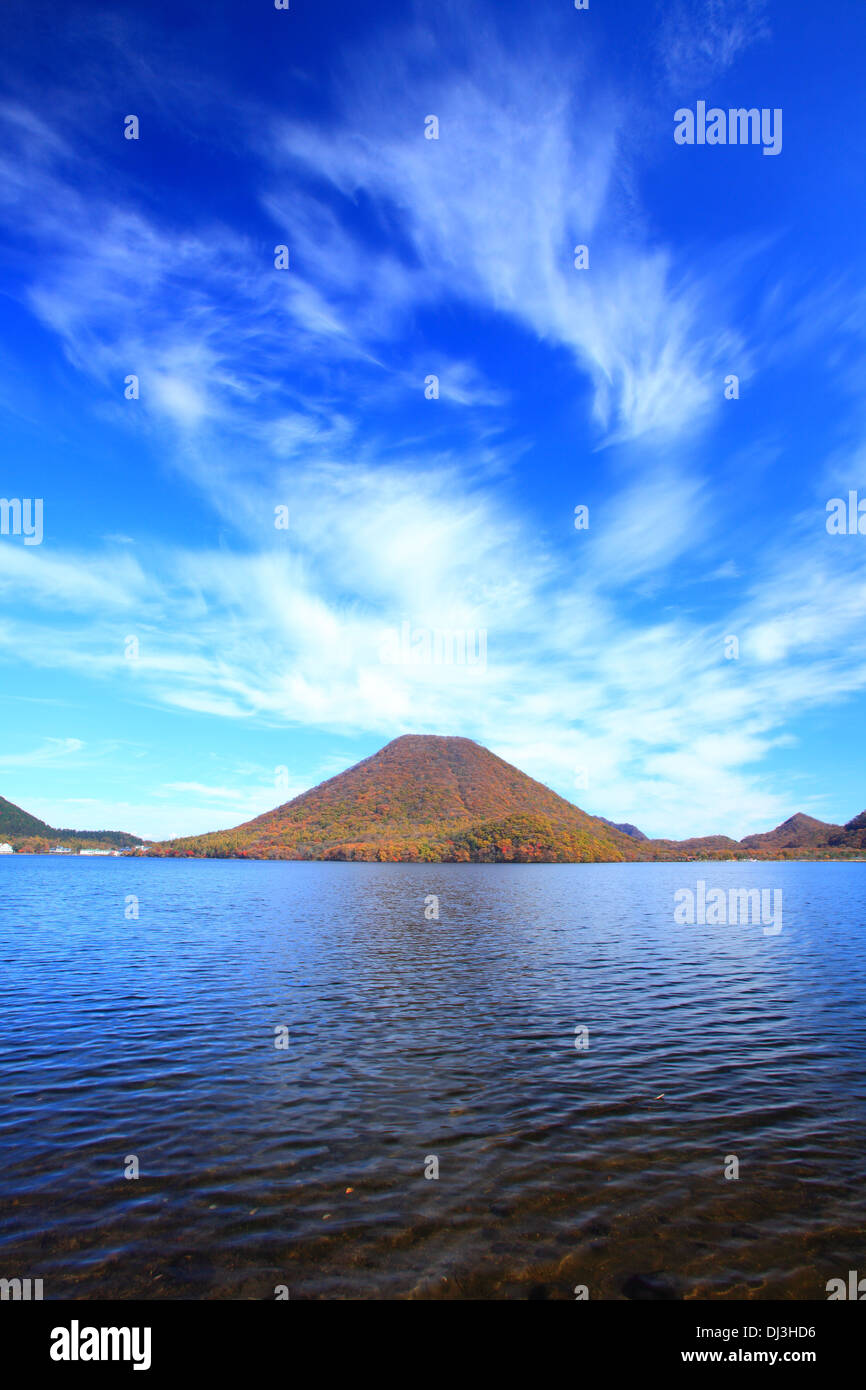 I colori autunnali di Mt. Haruna e il lago, Gunma, Giappone Foto Stock