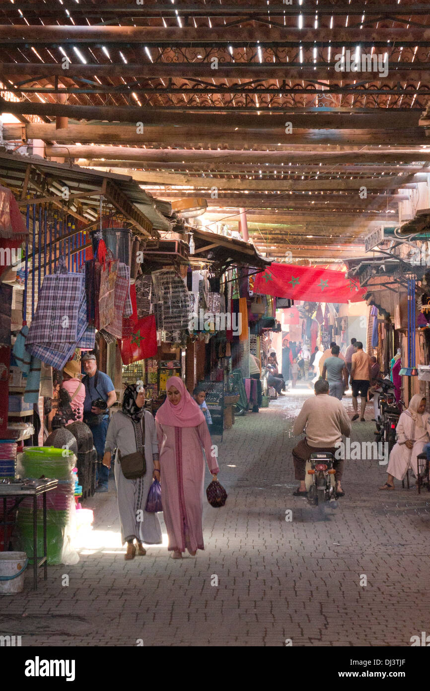 Souk mercato , Medina, Marrakech, Marocco, Africa del Nord Foto Stock