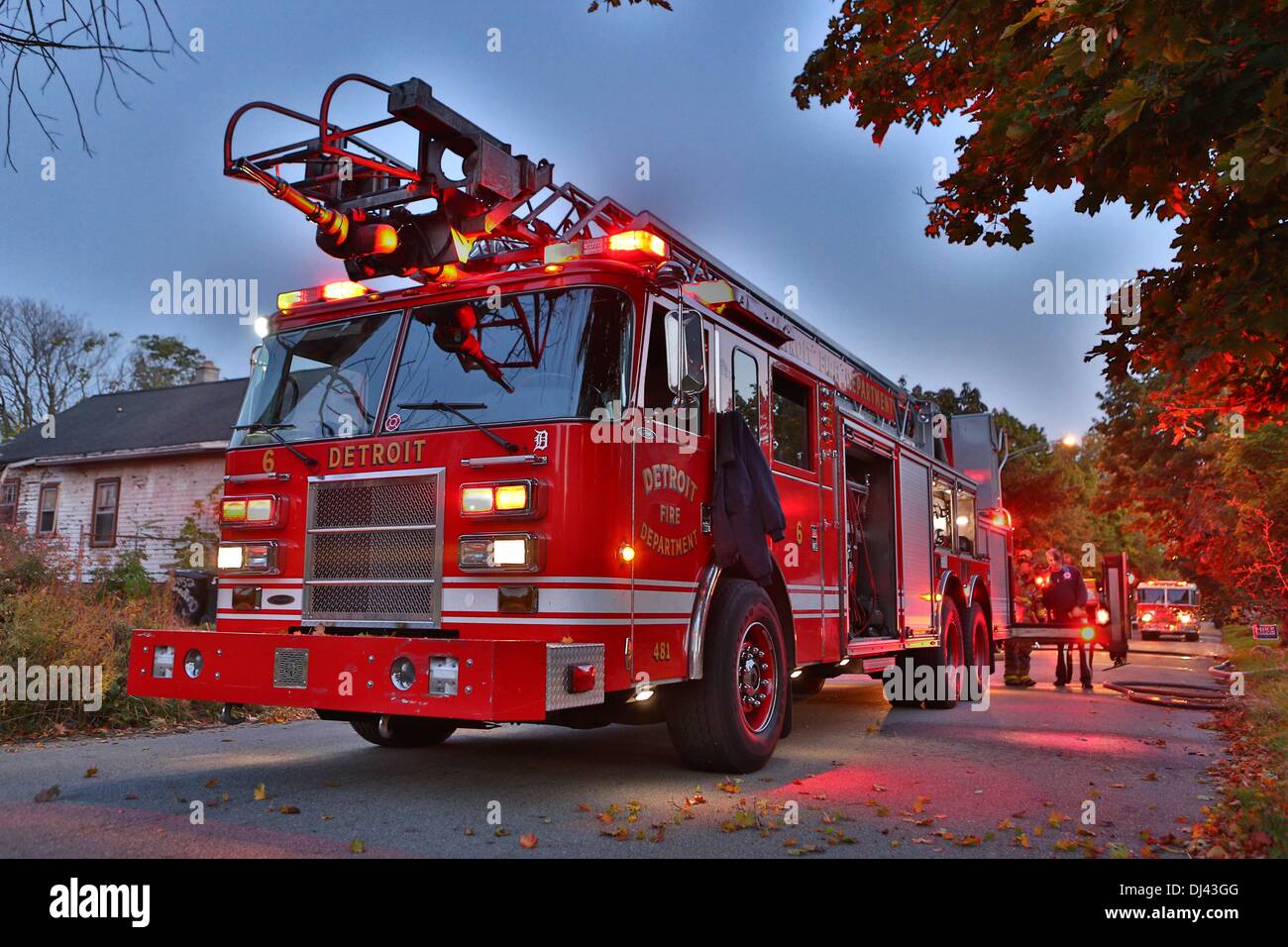 Il motore Co, autoscale e Fire barca di Detroit Vigili del Fuoco, Michigan, Stati Uniti d'America. La foto è stata scattata in ottobre 2013. Foto Stock