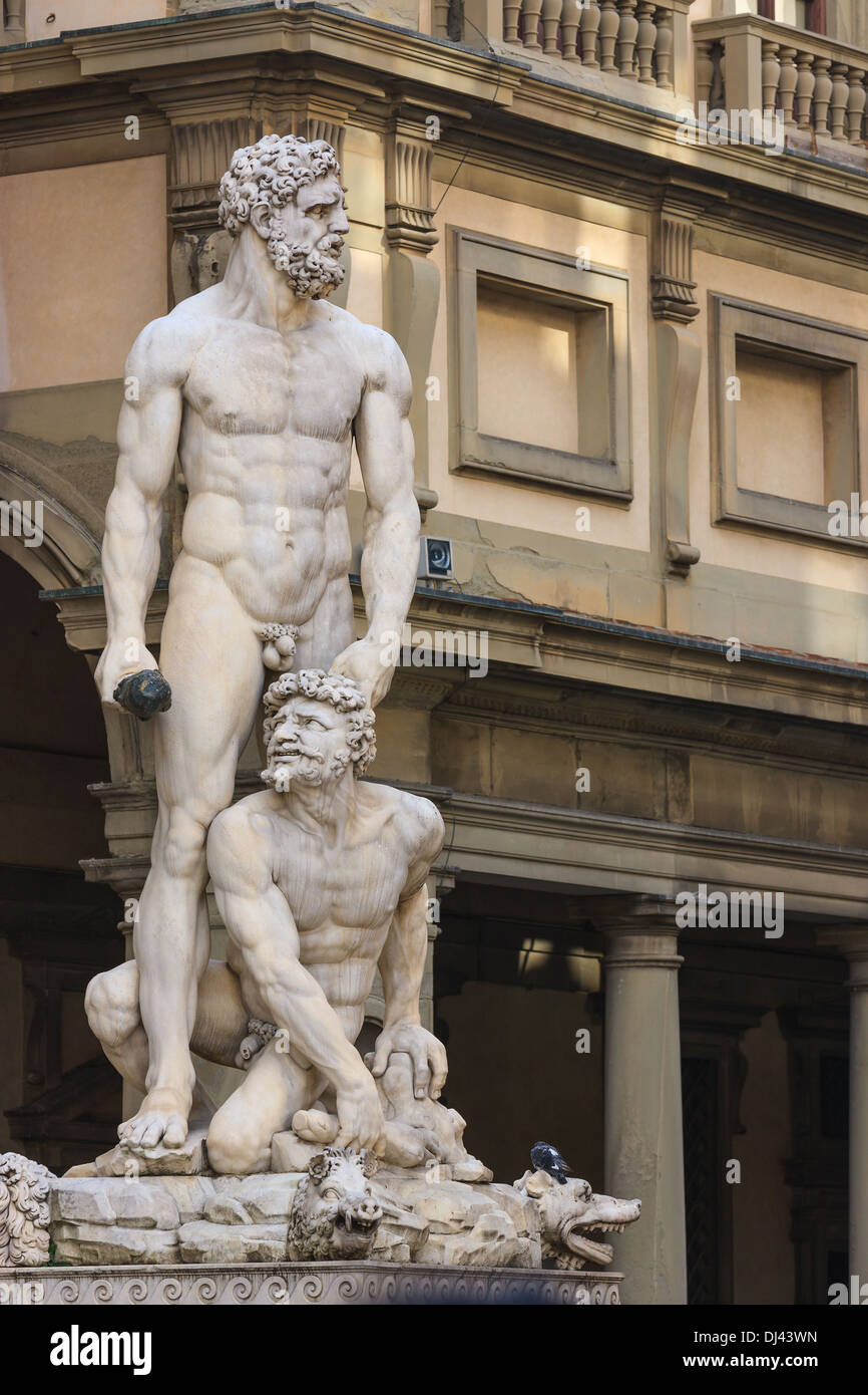 Statua di Bartolommeo Bandinelli di Ercole e Caco di fronte al Palazzo Vecchio, Firenze, Italia Foto Stock
