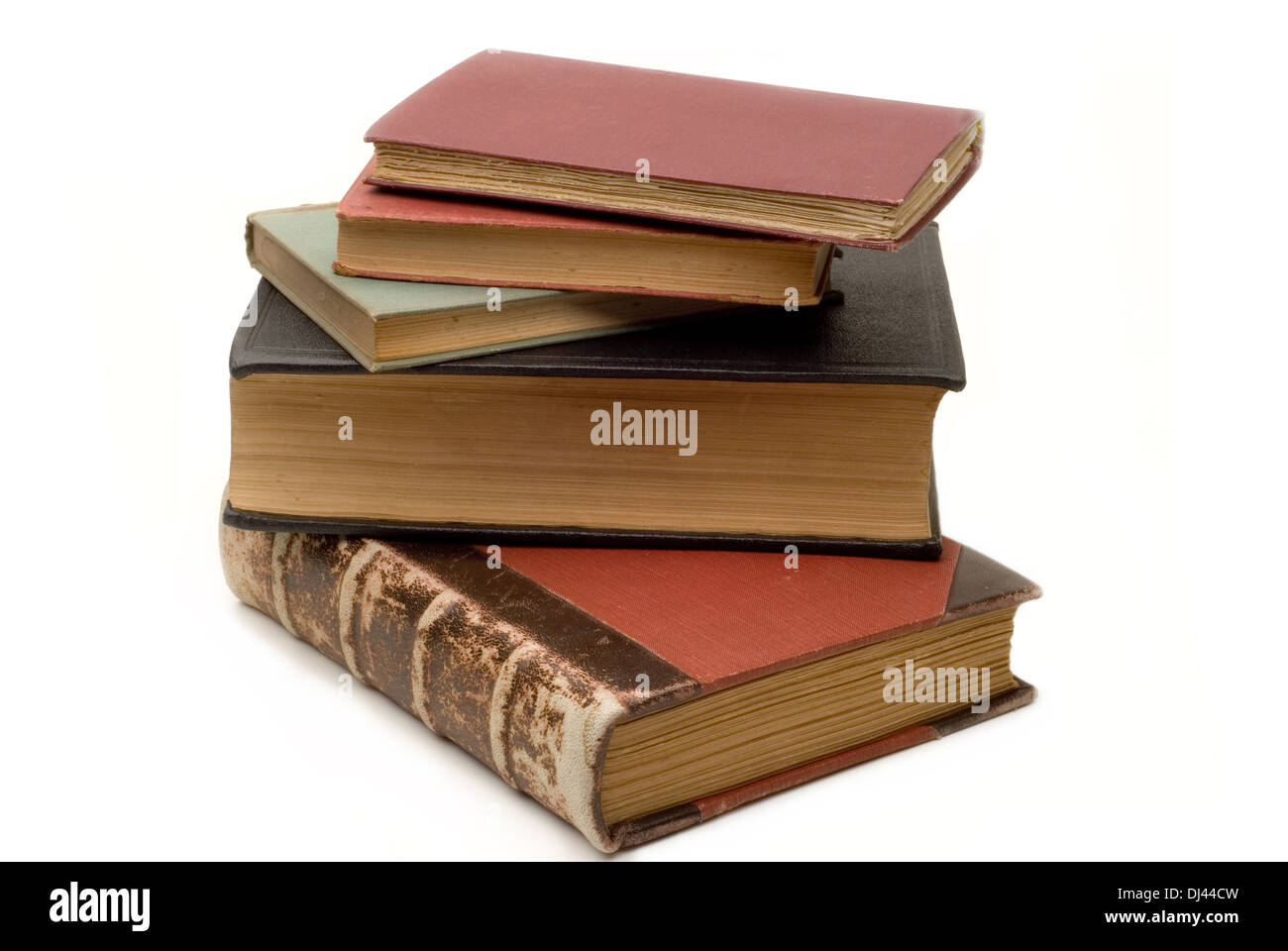 Pila o catasta di vecchi libri di lettura su sfondo bianco Foto stock -  Alamy