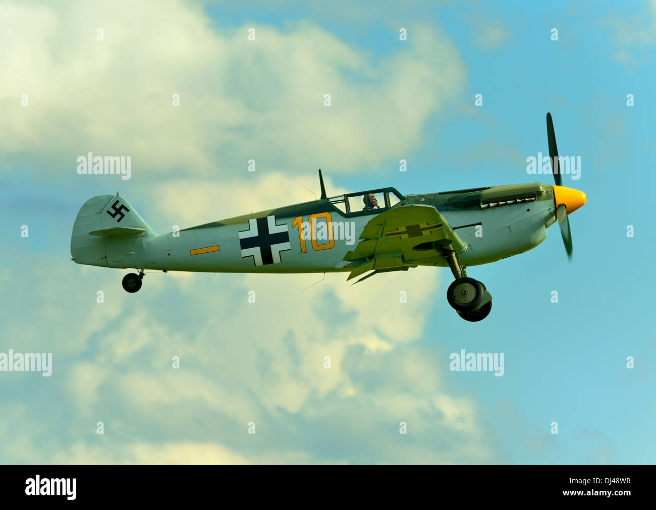 Messerschmitt Bf-109 Luftwaffe WW2 aereo da combattimento utilizzato nella realizzazione del film 'Battaglia di Gran Bretagna' battenti a Duxford REGNO UNITO Foto Stock
