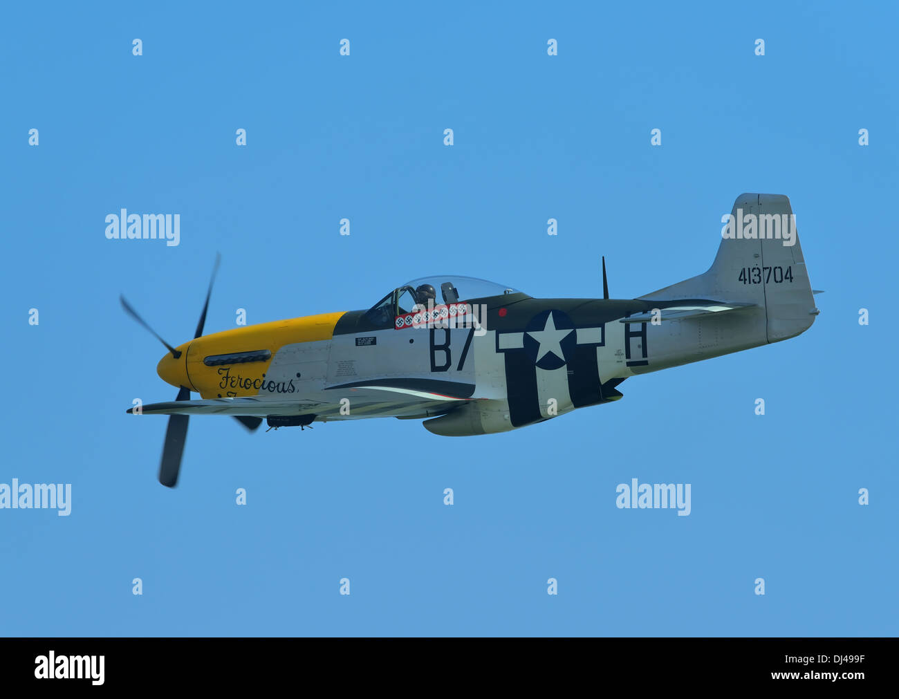 P51 Mustang USAF WW2 aereo da combattimento da Duxford collection battenti a Clacton airshow.UK, 2013 Foto Stock